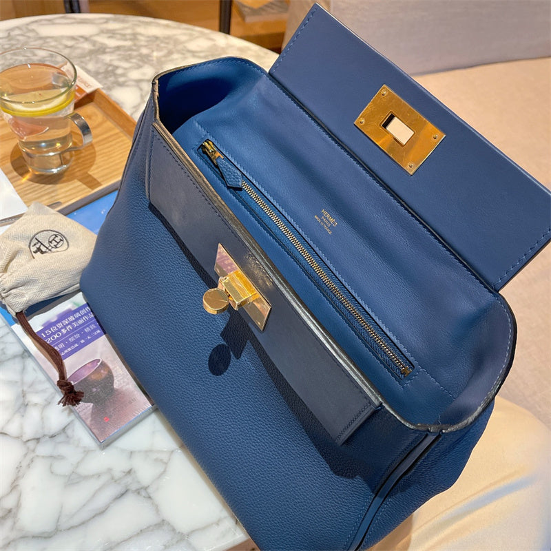 Contemporary handbag styled for everyday wear