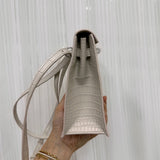  Streamlined tote bag front view 13