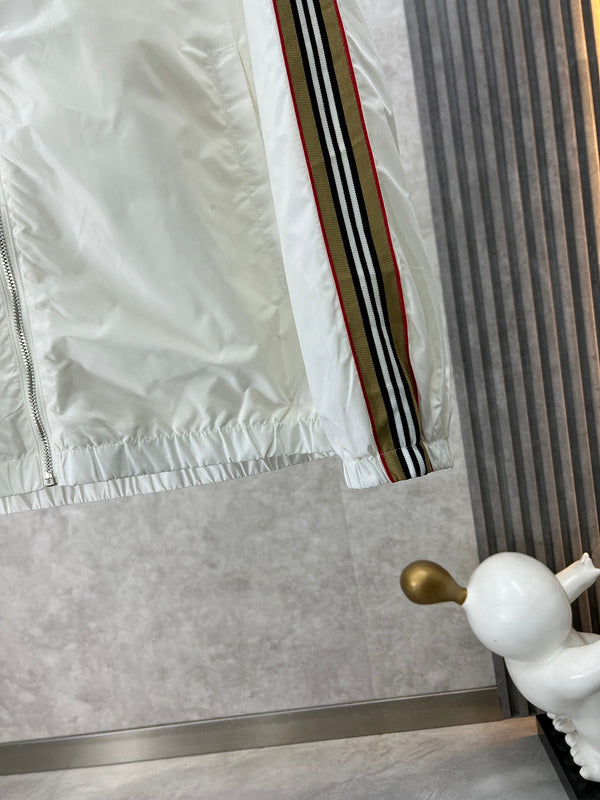 Styling view of Burberry luxury piece style No.341