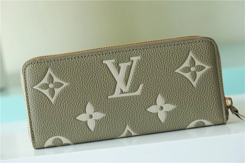  crossbody bag interior and compartment view