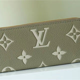  crossbody bag interior and compartment view