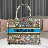 Handle and strap detail of everyday-luxe statement women's handbag – women's luxury handbag