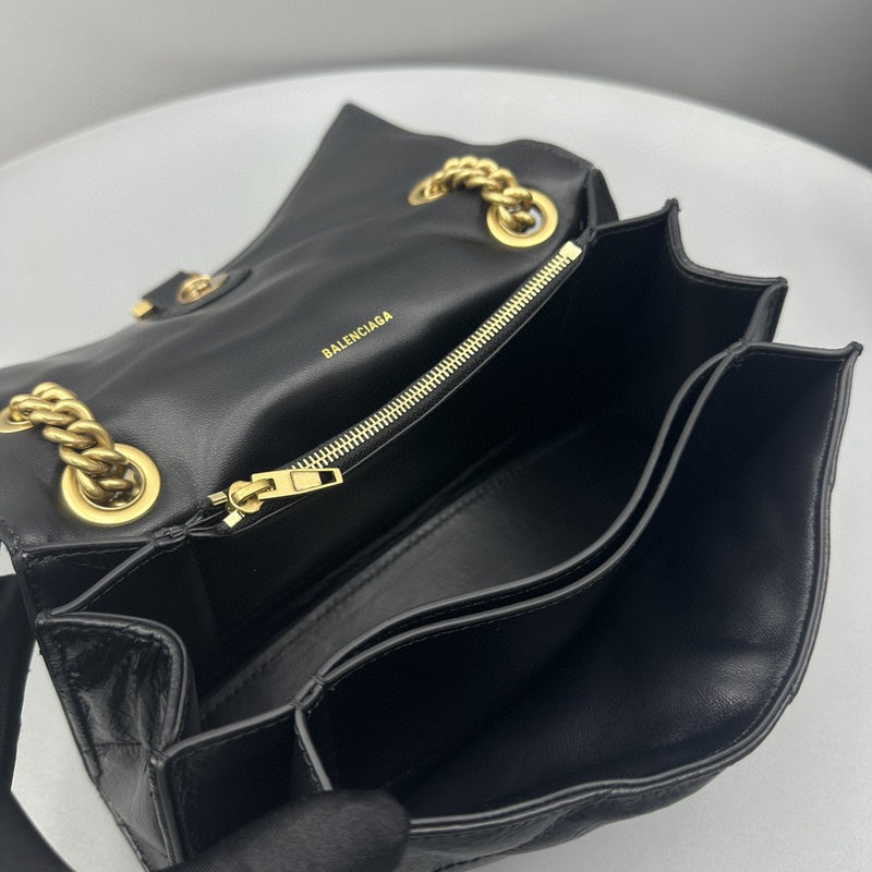 Zivas Charm Polished Finish Statement Handbag (Versatile Style Statement) – Detail View