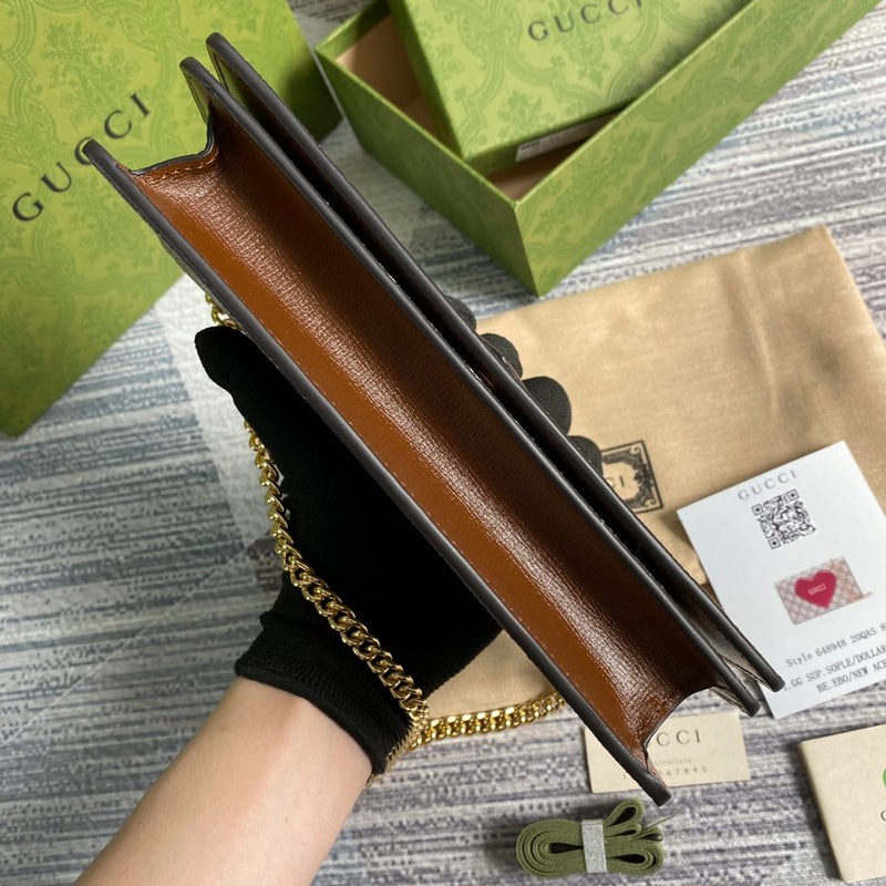 Handle and strap detail of chic sleek women's handbag – women's premium purse