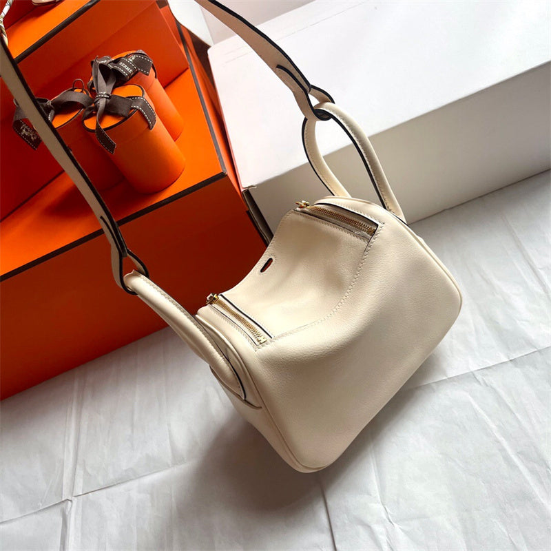  contemporary shoulder bag detail view showing craftsmanship 14