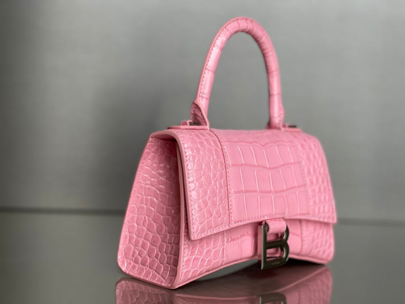Zivas Charm Refined Everyday Style Statement Handbag (Everyday Luxury Essential) – Detail View