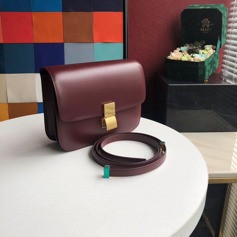 Side profile of sleek everyday-luxe women's handbag – women's luxury handbag