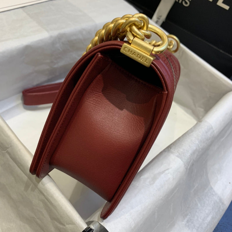  women's handbag, mid design, view 3