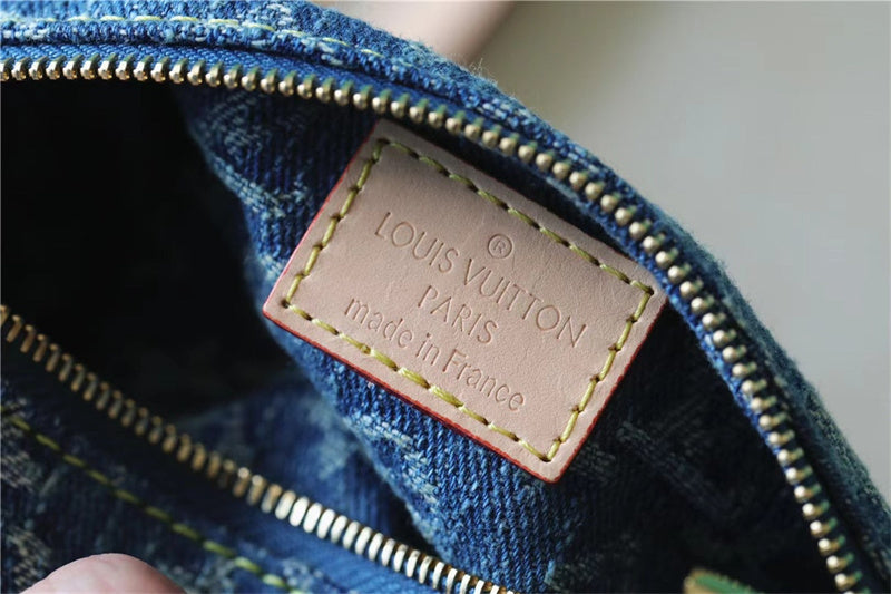  versatile tote bag detail view showing craftsmanship 8