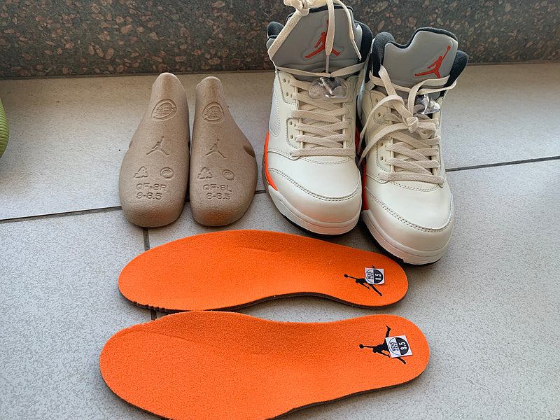 Nike Men's & Women's Iconic Street Trainers — Style 179 detail view