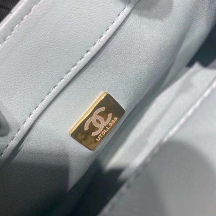  mid purse view 10