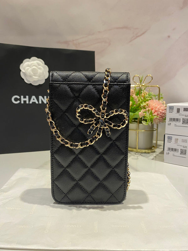 Ziva's Charm handbag – back view (one versatile size)