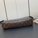  Signature crossbody bag front view 7