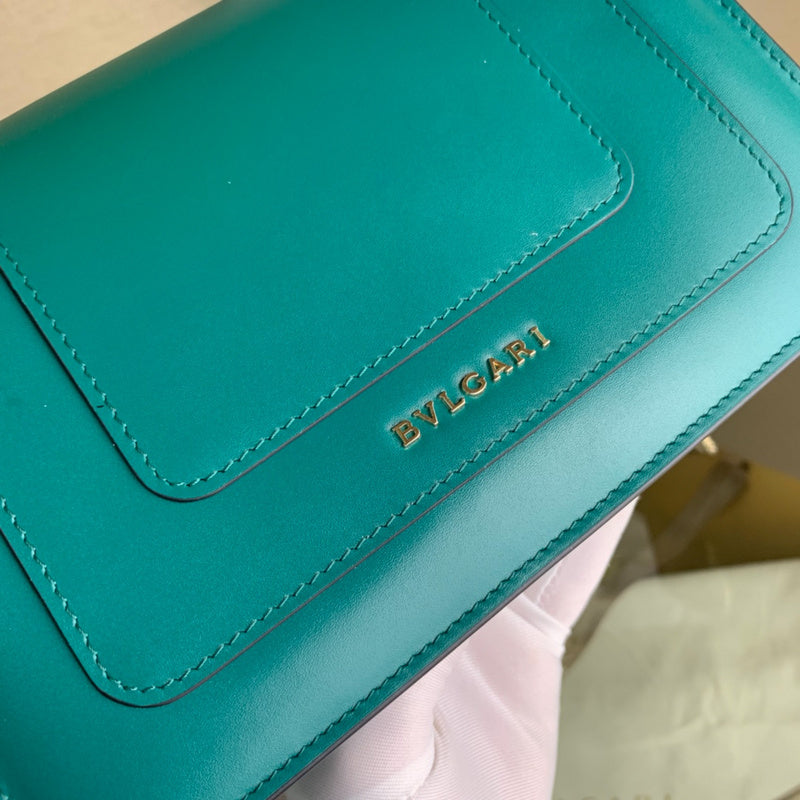 Structured Vegan Leather Handbag - Statement Silhouette | Women's Fashion Handbag #1674 - hardware and detail close-up (image 5) of designer-inspired handbag