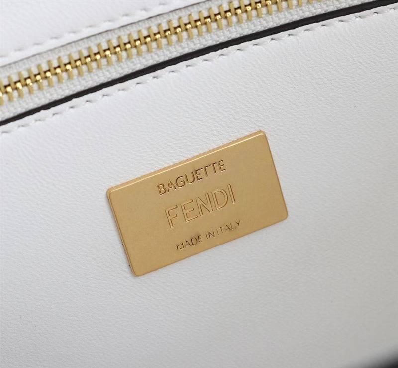 Ziva's Charm handbag – detail view (Standard Size)