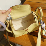  versatile everyday bag detail view showing craftsmanship 14
