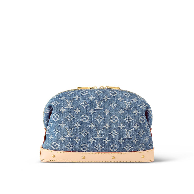  Understated crossbody bag front view 13
