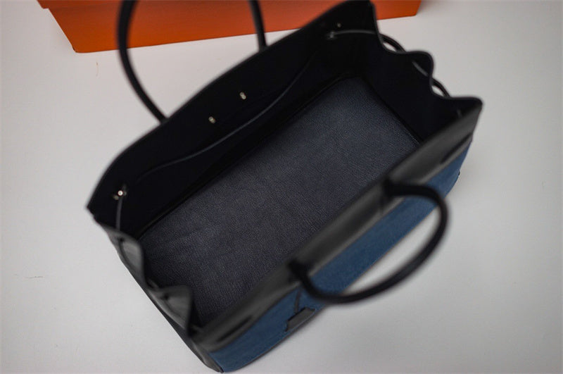  everyday bag interior and compartment view