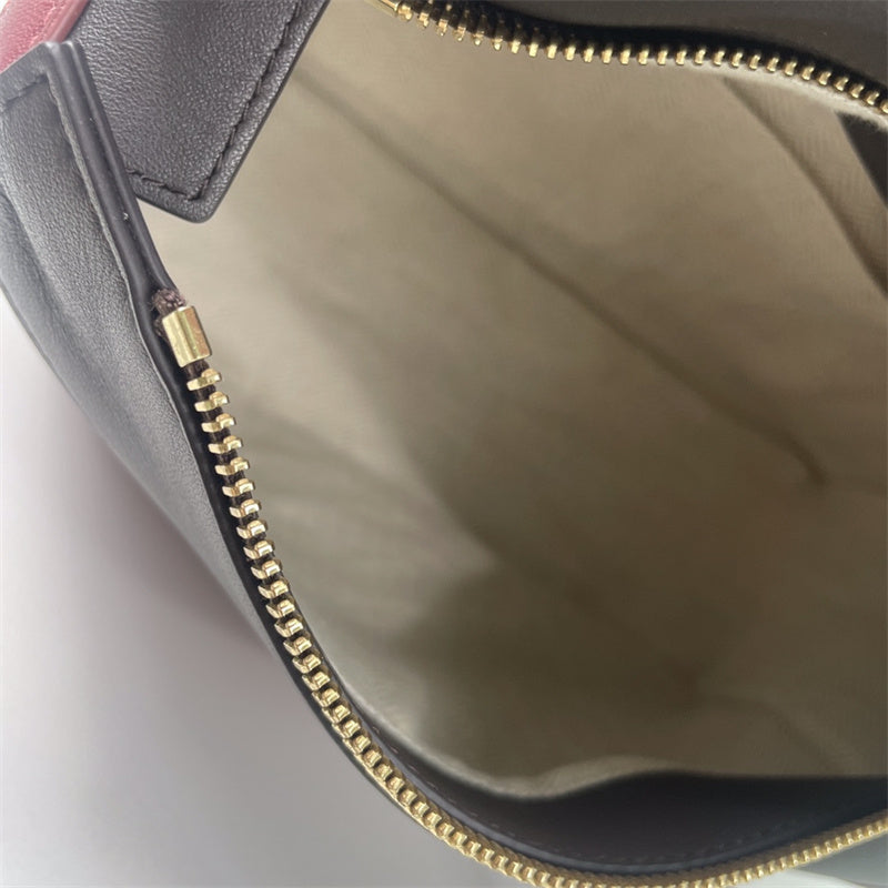 Ziva's Charm handbag – lifestyle view (24cm*16cm*10cm)