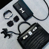 Crisp handbag styled for everyday wear