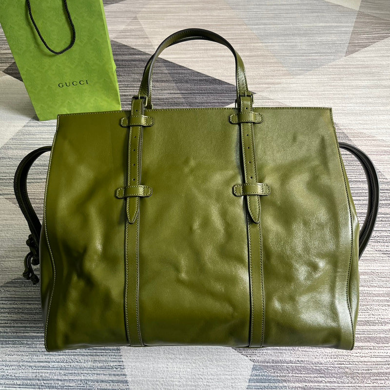 Front view of everyday-luxe modern women's handbag – women's luxury accessory