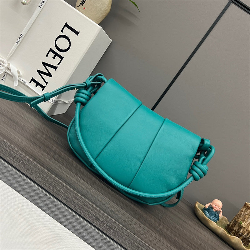 Ziva's Charm handbag – front view (25cm*8cm*17cm)