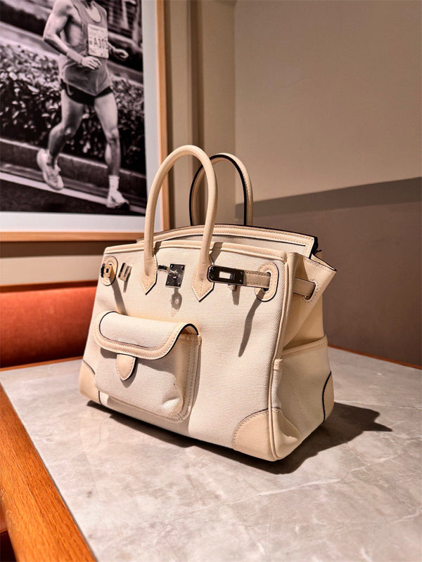 Interior view of effortless premium bag
