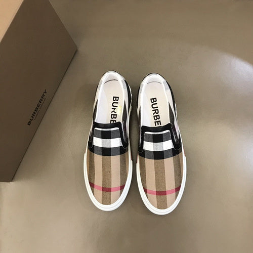 Burberry shoes Style 251 - texture and material detail