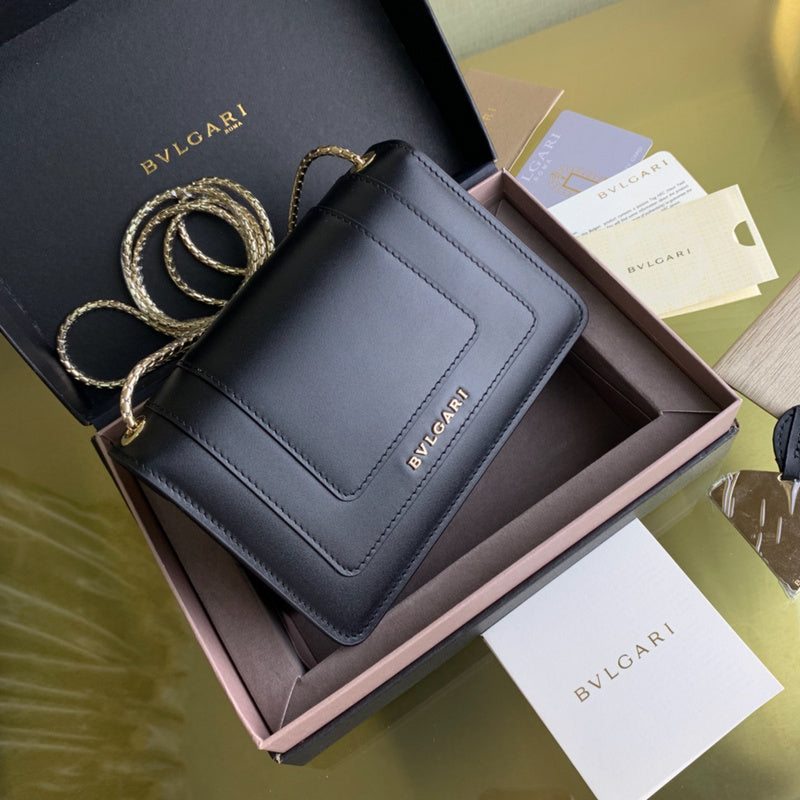 Sophisticated Premium PU Leather Handbag - Understated Luxury Look | Women's Everyday Carry Handbag #1728 - texture close-up (image 9) of designer-inspired handbag