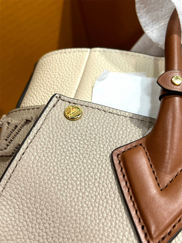  top-handle bag interior and compartment view 15