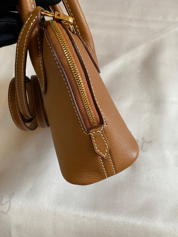 Interior view of minimalist premium bag