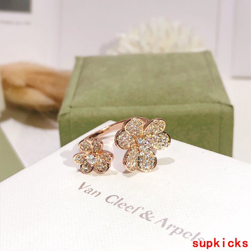 Close-up detail view of Van Cleef & Arpels unisex jewelry piece