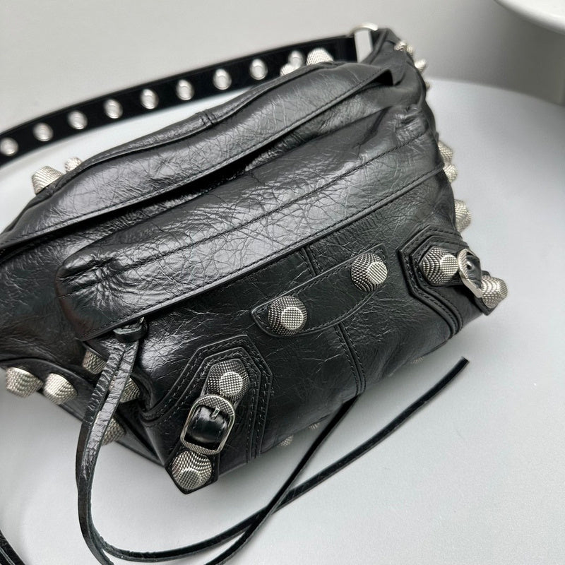Zivas Charm Signature Style Statement Handbag (Everyday Luxury Essential) – Styled Look