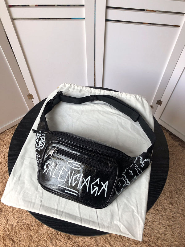 Front view of polished premium women's handbag – women's luxury accessory