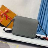 Side profile of modern classic women's handbag – women's luxury accessory