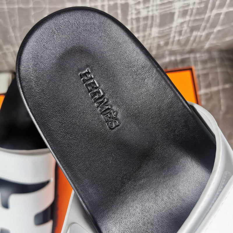 Hermes sandals Style 125 - logo and branding close-up