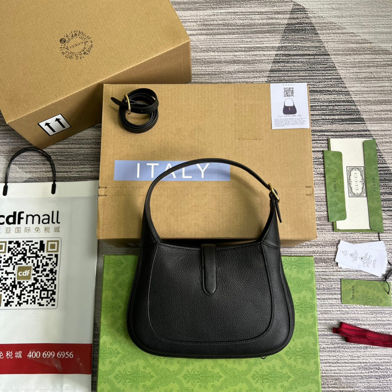 Front view of modern premium women's handbag – women's designer-style accessory