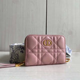 Side profile of modern statement women's handbag – women's designer-style accessory