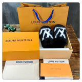 Styling view of Louis Vuitton luxury piece style No.130
