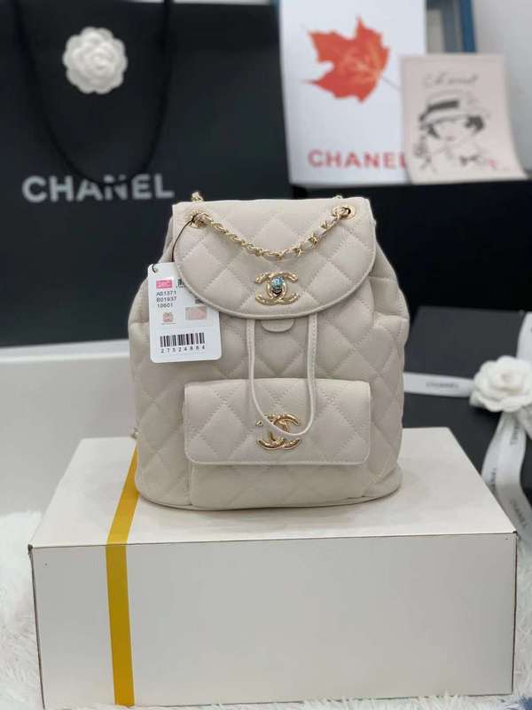 Zivas Charm Everyday Sophistication Luxury Handbag (Structured Everyday Essential) – Detail View