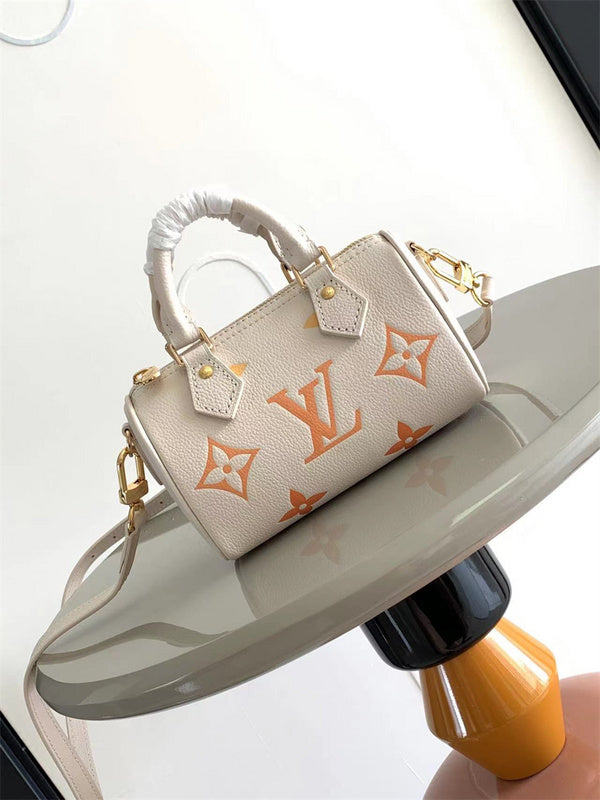  Essential structured bag front view