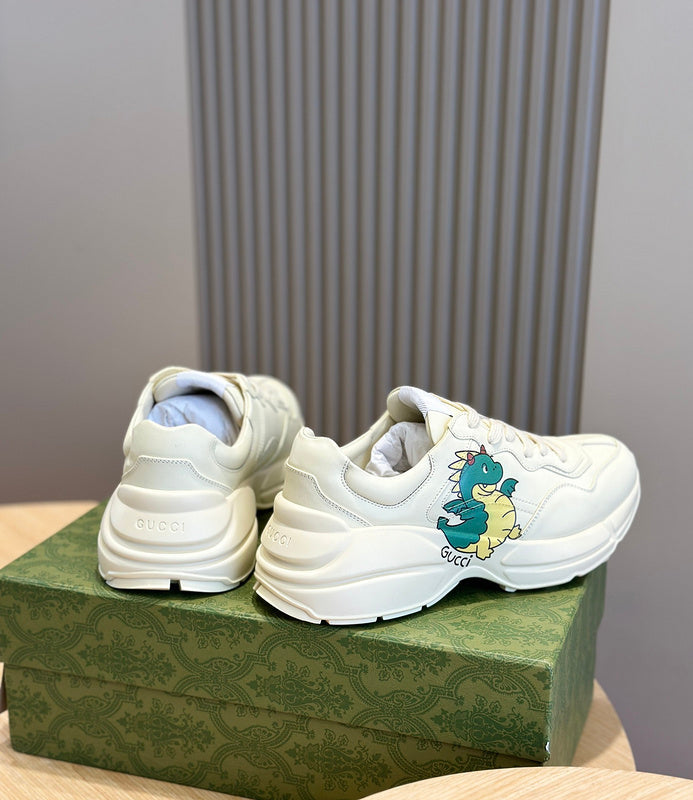 Gucci fresh white-and-black luxury sneakers view 7 streetwear statement look