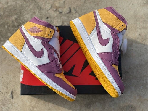Nike Men's & Women's Iconic Street Trainers — Style 215 detail view