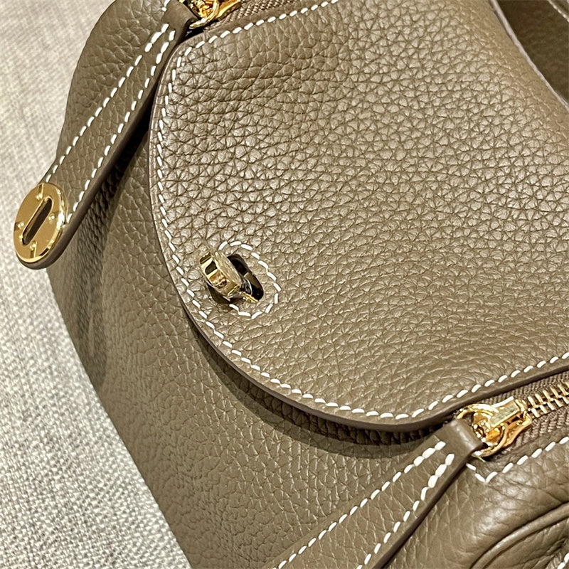  crossbody bag interior and compartment view