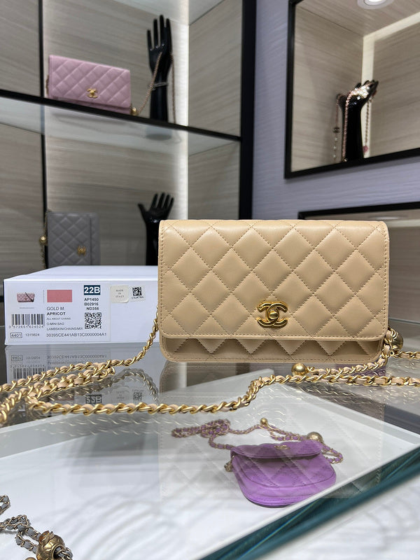 Zivas Charm Understated Luxury Designer Handbag (Everyday Luxury Essential) – Close-Up Detail