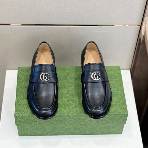 Gucci neutral cream luxury sneakers view 11 minimalist modern build