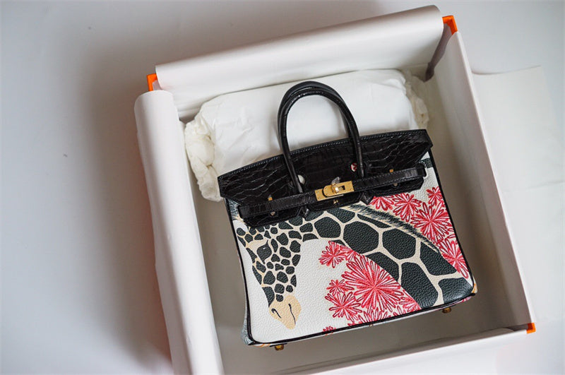  top-handle bag interior and compartment view