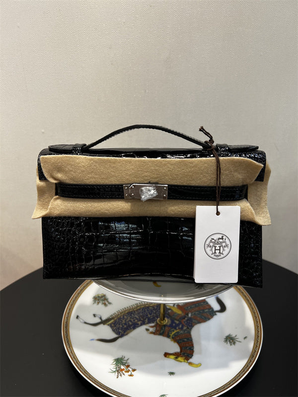 Side view of effortless structured handbag