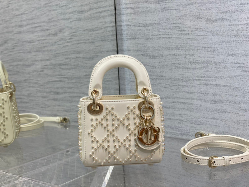 Side profile of elevated sleek women's handbag – women's designer-style accessory