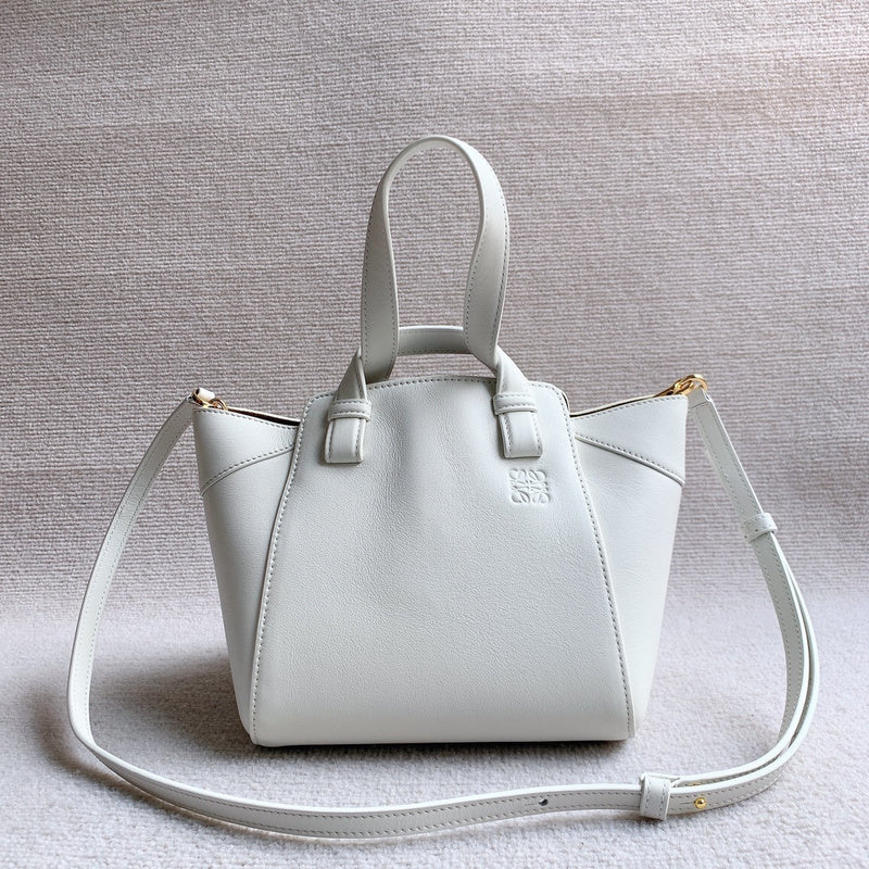Ziva's Charm handbag – interior view (20cm*20cm*18cm)